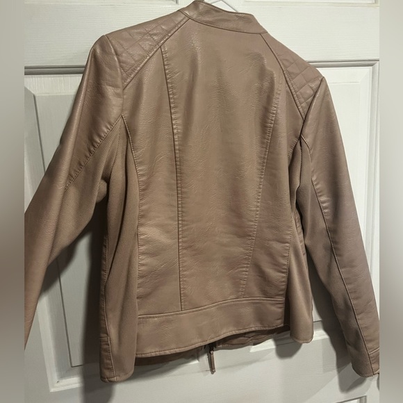 Blush colored Faux leather jacket - Picture 5 of 7